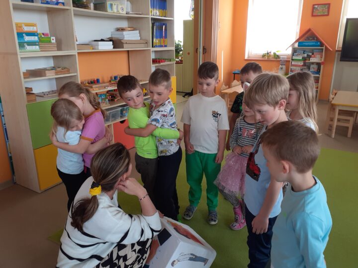 Etiketa pro děti u Broučků