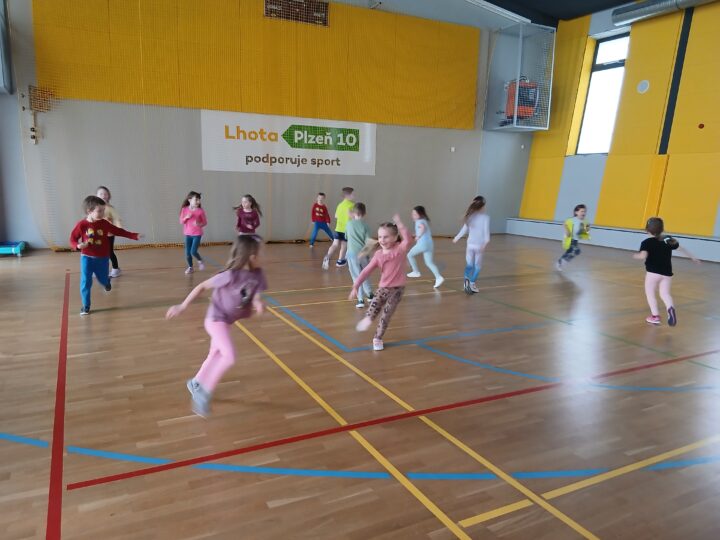 1. cvičení v Sokolovně II.pol. Broučci